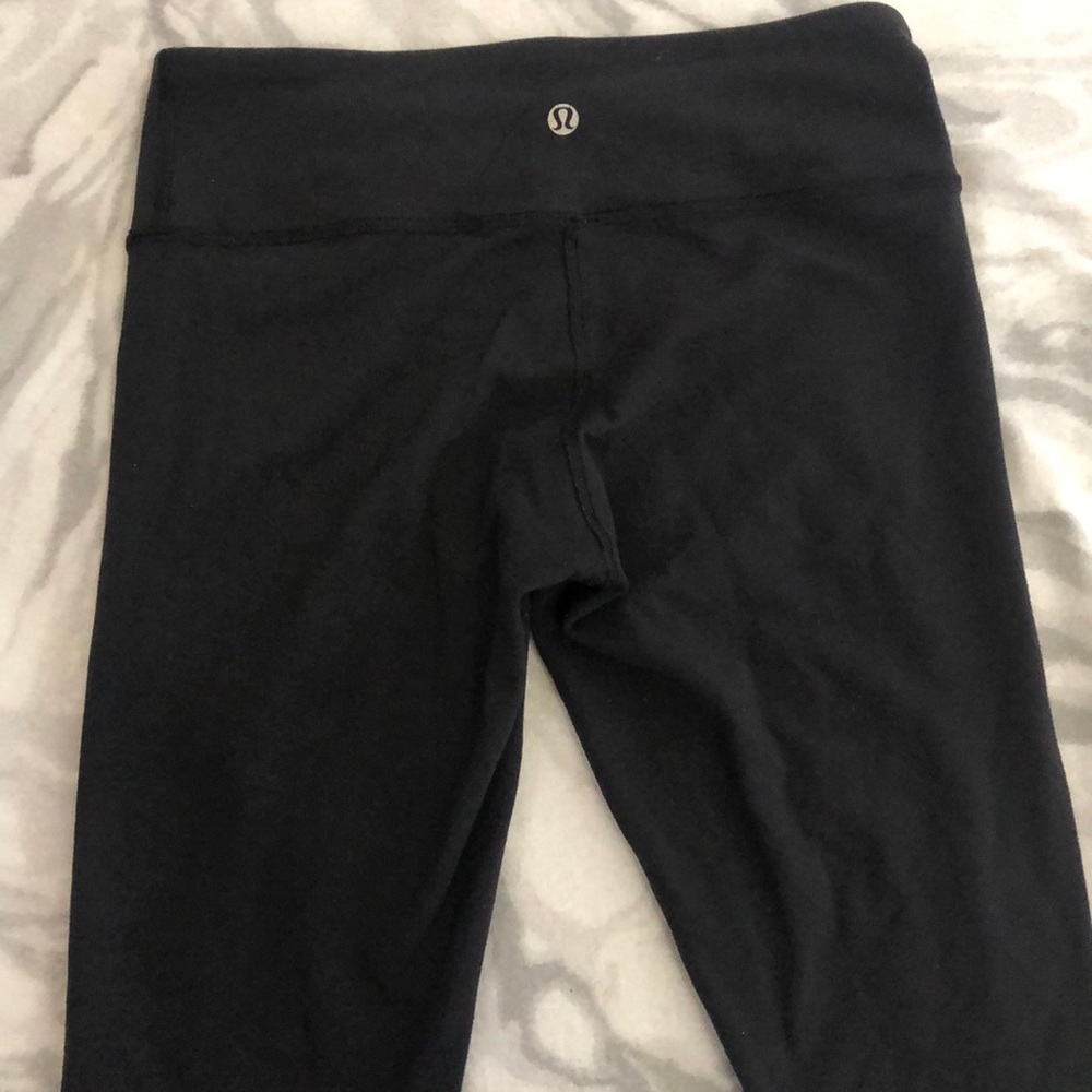 Lululemon 3/4 Capri Yoga pants